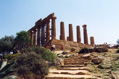 File:Agrigento Tempio di Hera.jpg