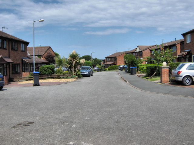 File:Asquith Close - geograph.org.uk - 1376782.jpg