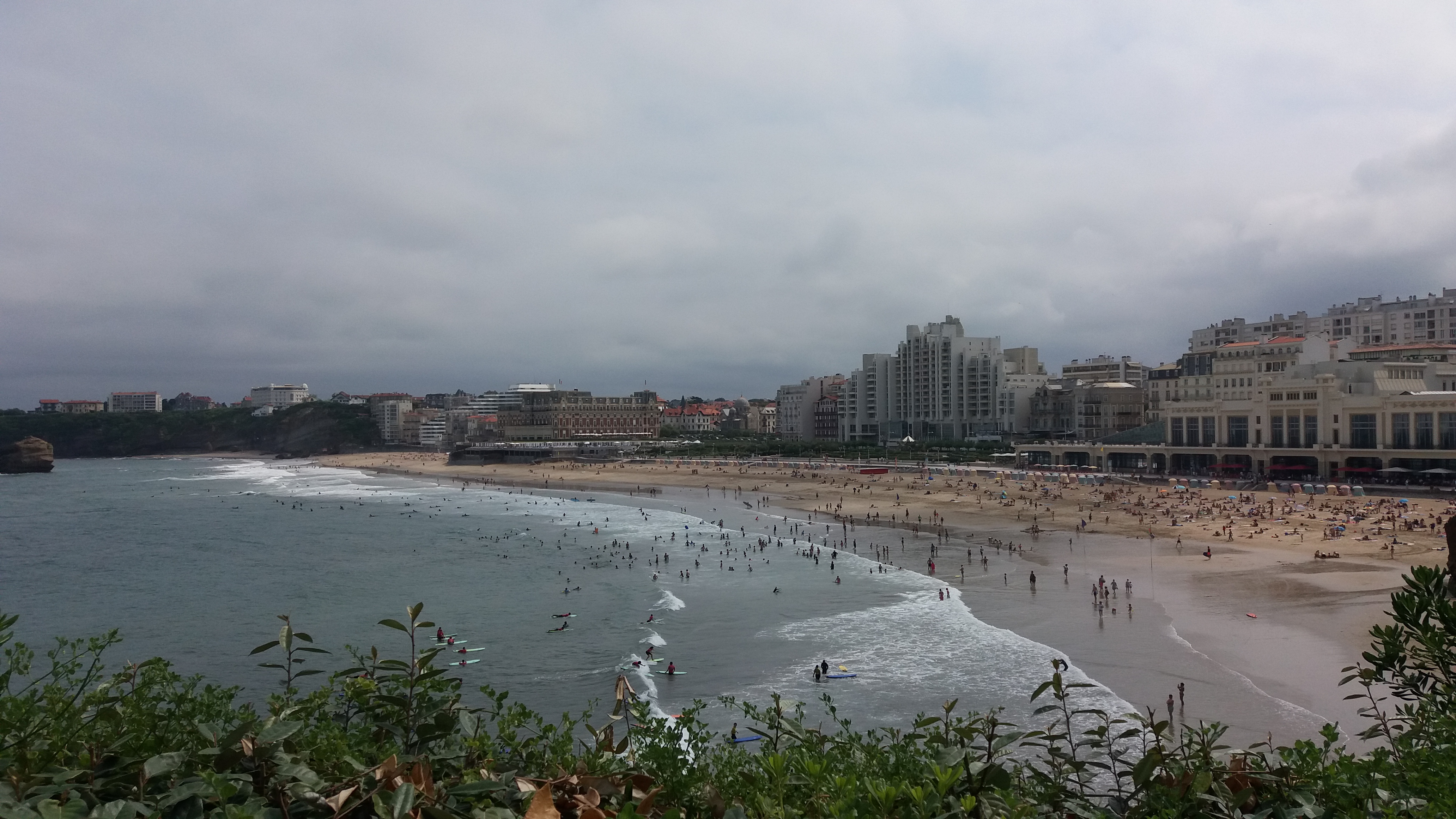 File Biarritz Rocher Du Basta Vue Sur La Grande Plage Jpg Wikimedia Commons