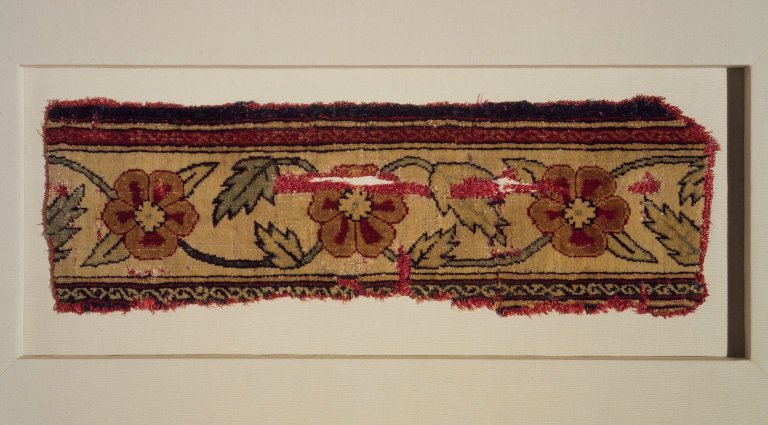 File:Brooklyn Museum - Border Fragment of a Pashmina Carpet with Pattern of Lattice and Blossoms.jpg