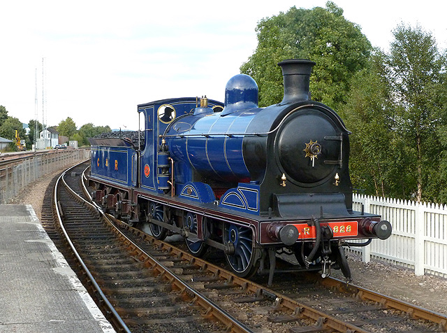 File:Caledonian 828 at Aviemore Station (geograph 3156171).jpg