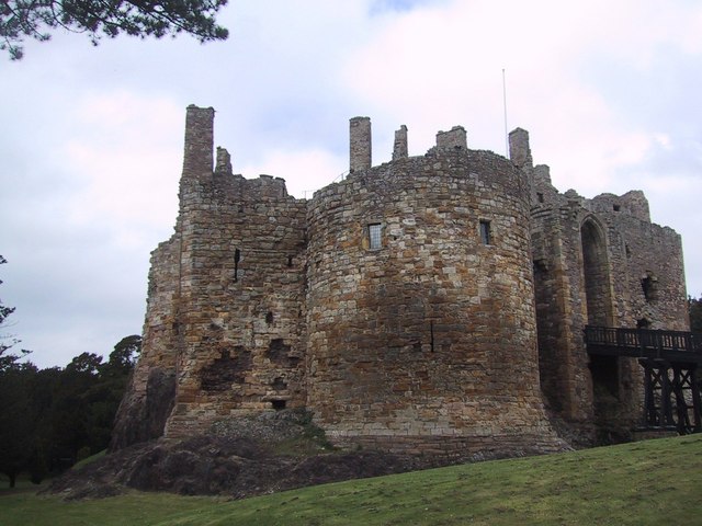 Dirleton Castle - geograph.org.uk - 922308