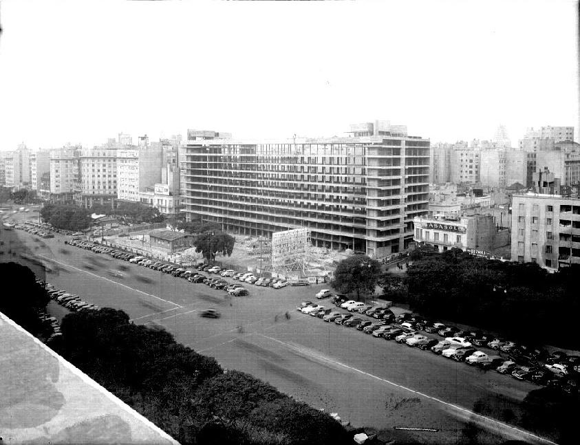 Edificio_del_Plata_%28MCBA%2C_9-Jun-1954%29.jpg