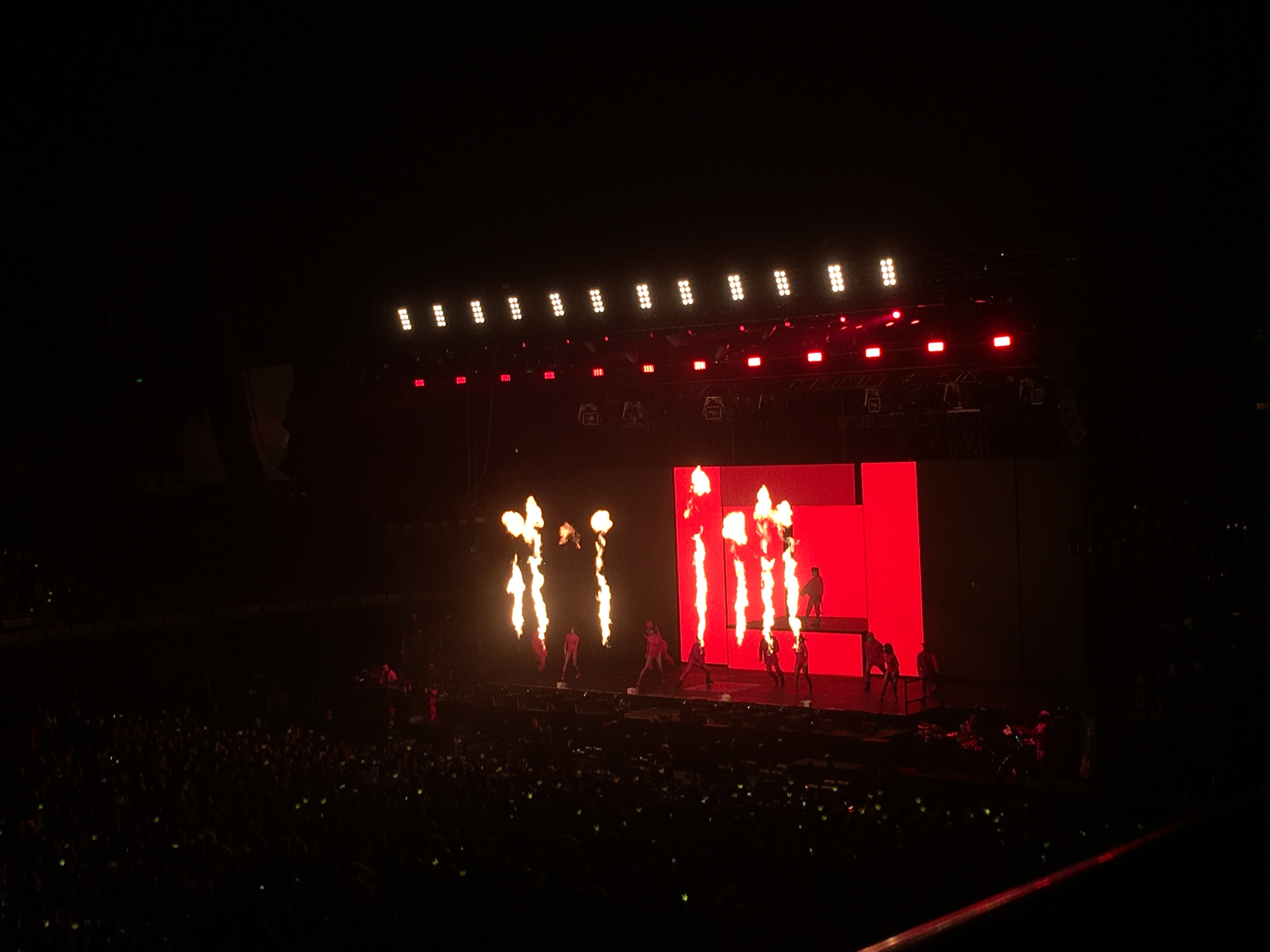 File G Dragon M O T T E World Tour In Sydney 2017 21 Jpg