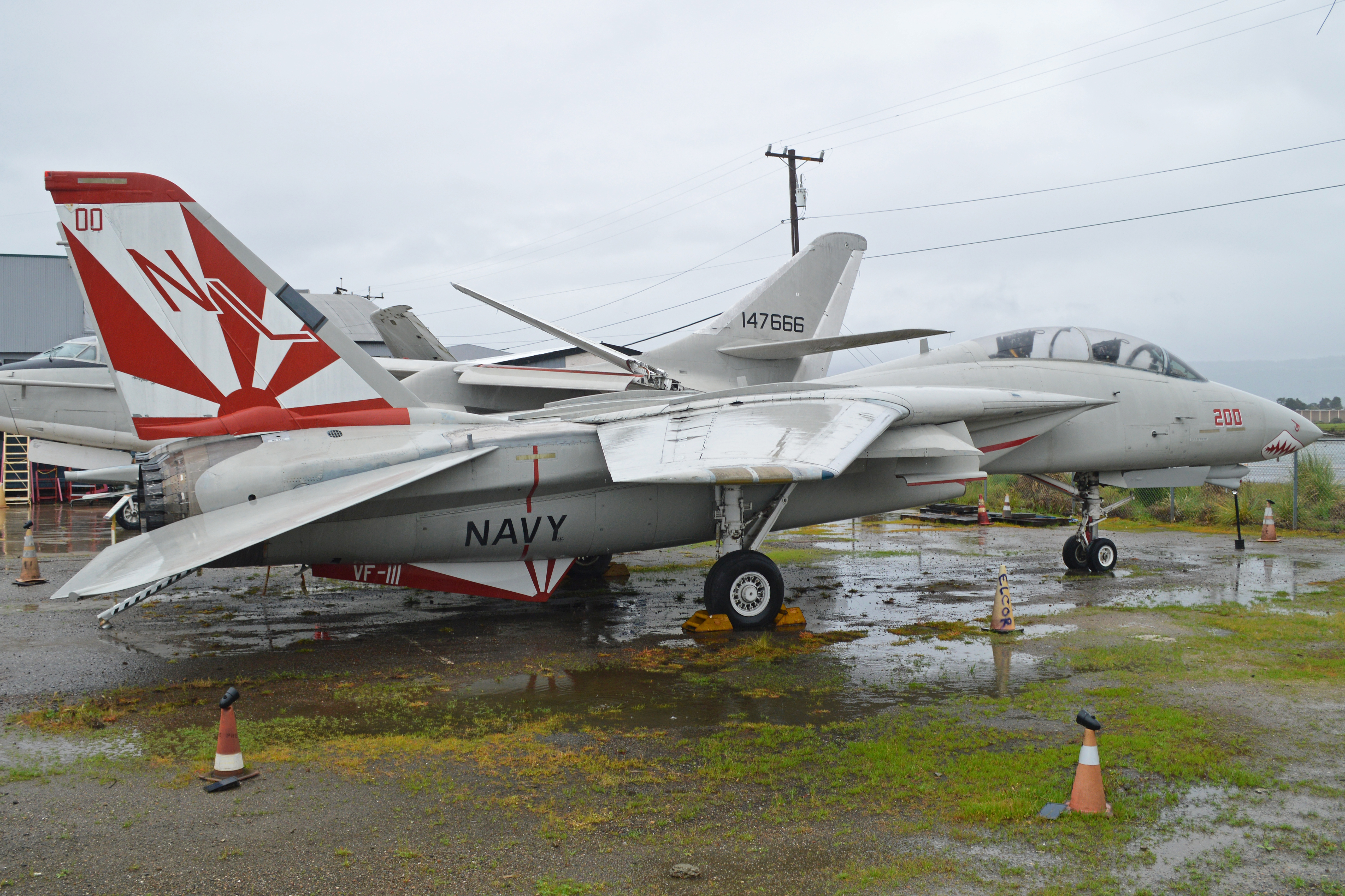 File:Grumman F-14A Tomcat '160666 - NL-200' (30268061970).jpg