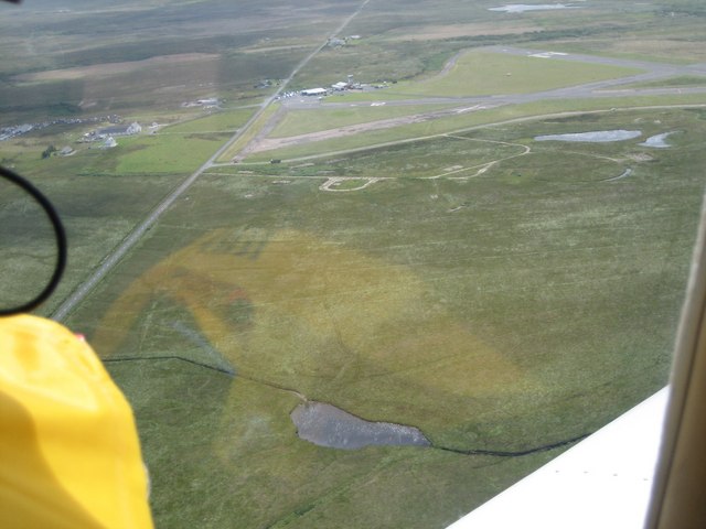 File:Islay Airport and road to Port Ellen. Cockpit view from PA28 Arrow II, D-EGMK - geograph.org.uk - 1122801.jpg