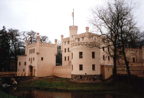 File:Jagdschloss Letzlingen.jpg