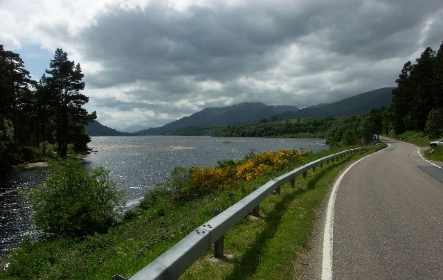 File:Kinloch Laggan end of Loch Laggan - geograph.org.uk - 20850.jpg