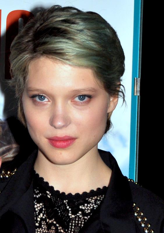 Lea Seydoux  Léa seydoux hair, Long hair with bangs, Hairstyle