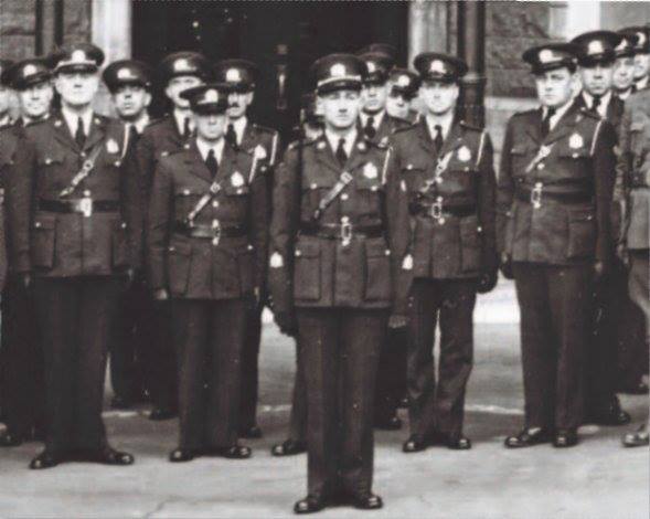 File:La police des liqueurs a Quebec en 1939.jpg