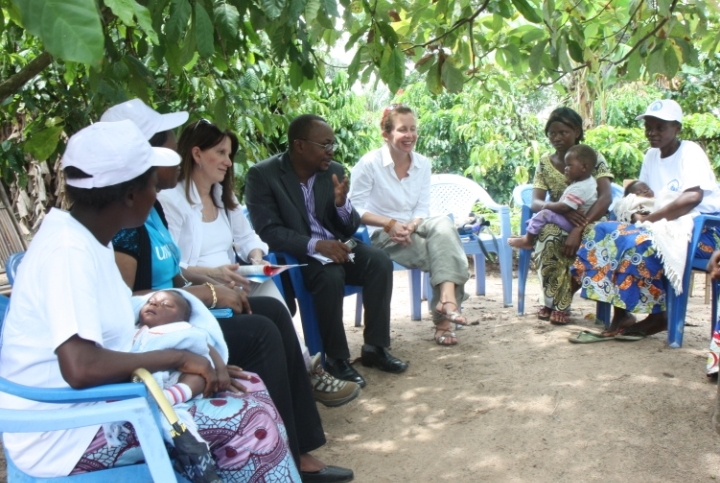 File:Listening to beneficiaries of UK aid in DRC (8688347621).jpg