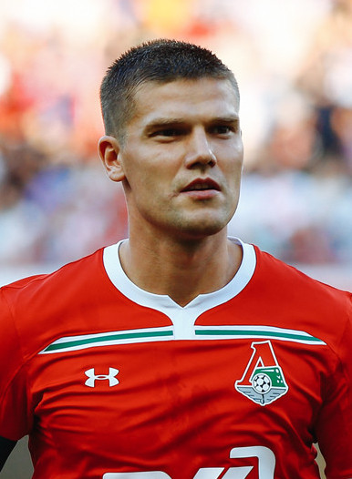 Denisov with [[FC Lokomotiv Moscow|Lokomotiv Moscow]] in 2018