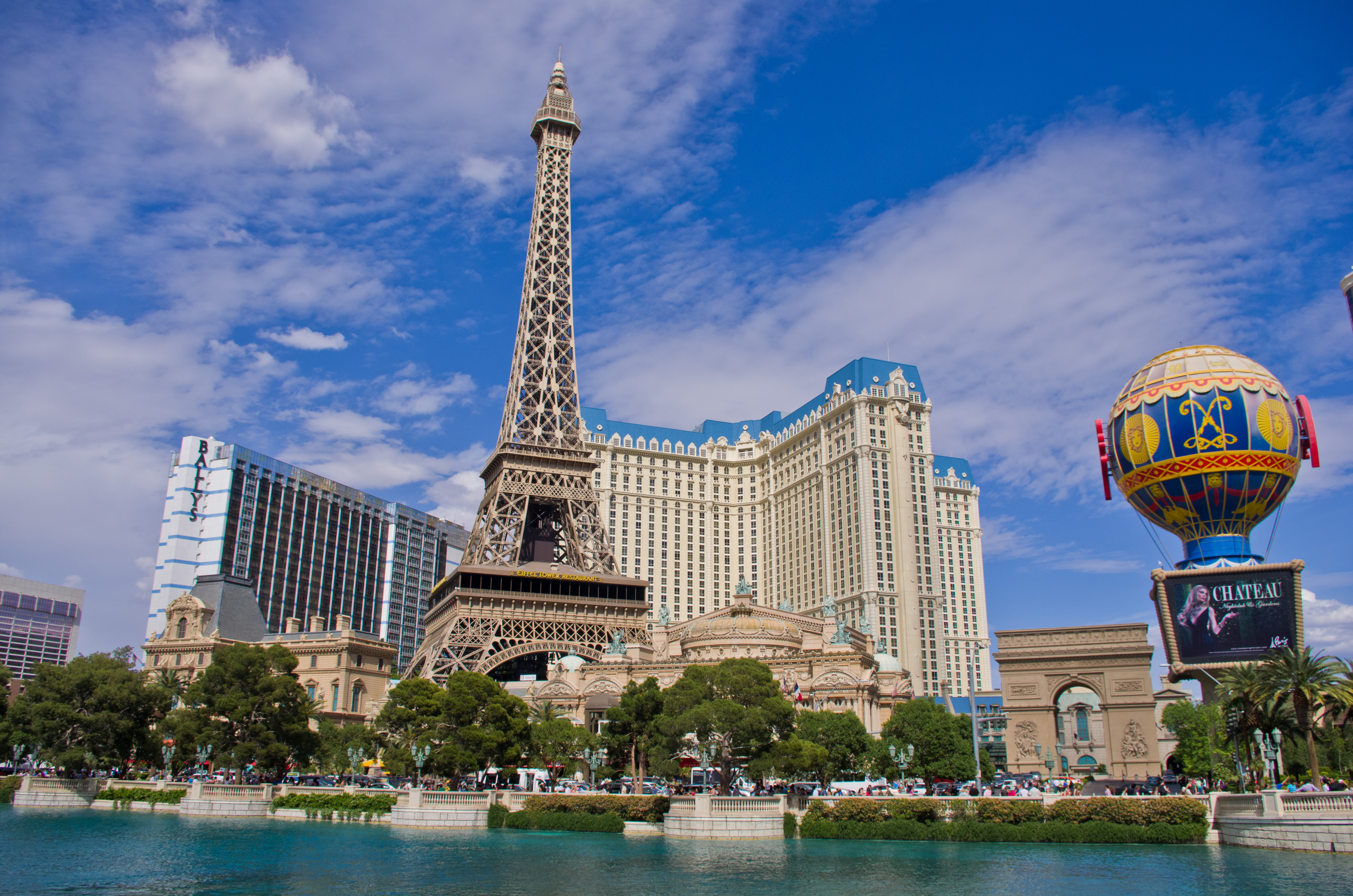 File:Inside the Paris Hotel and Casino Las Vegas.JPG - Wikipedia