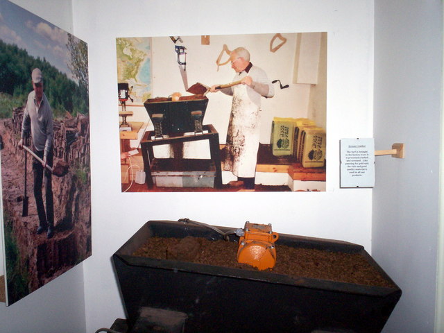 File:Part of the Bog Museum, Coalisland - geograph.org.uk - 904584.jpg