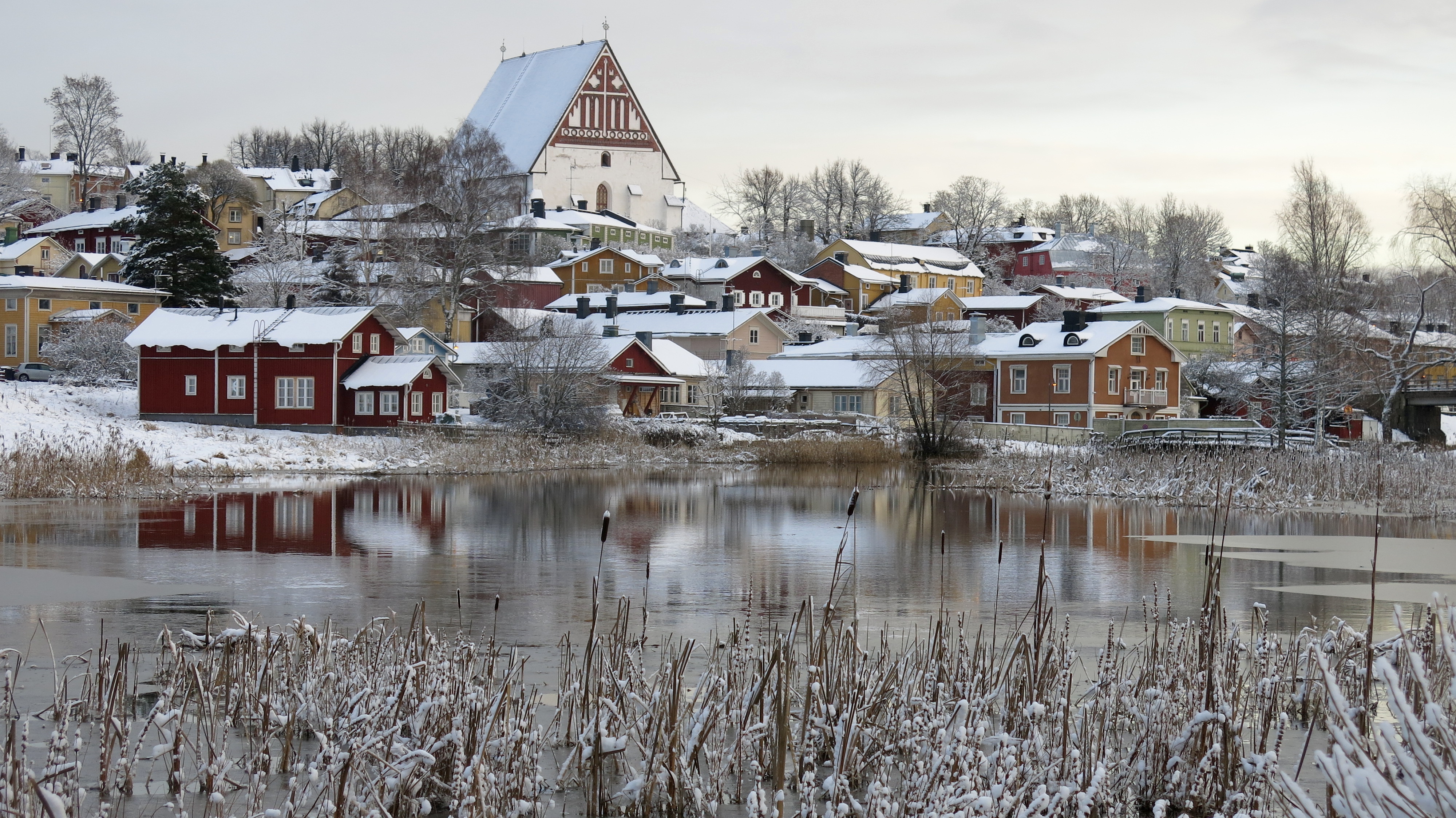 File:Porvoo Cathedral and old town Dec 2017.jpg - Wikimedia Commons