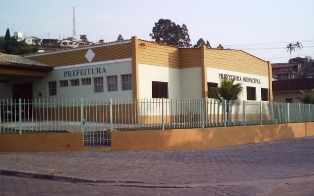 File:Prefeitura de Natividade da Serra1.jpg