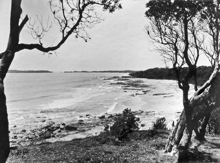 File:Queensland State Archives 1118 Towards Mooloolaba from Alexander Headland December 1930.png