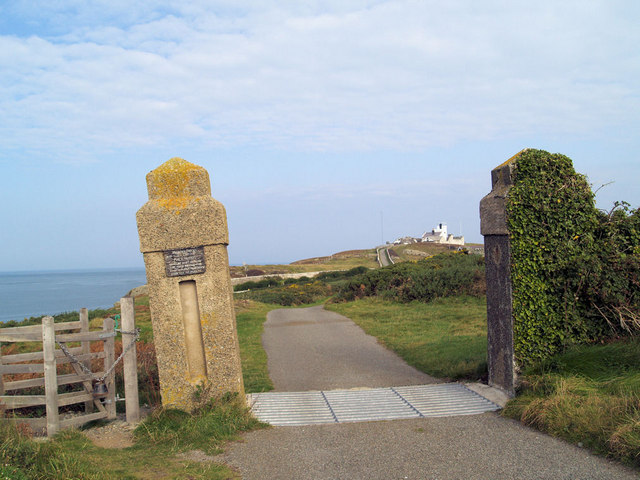 File:Road to the lighthouse - geograph.org.uk - 579786.jpg