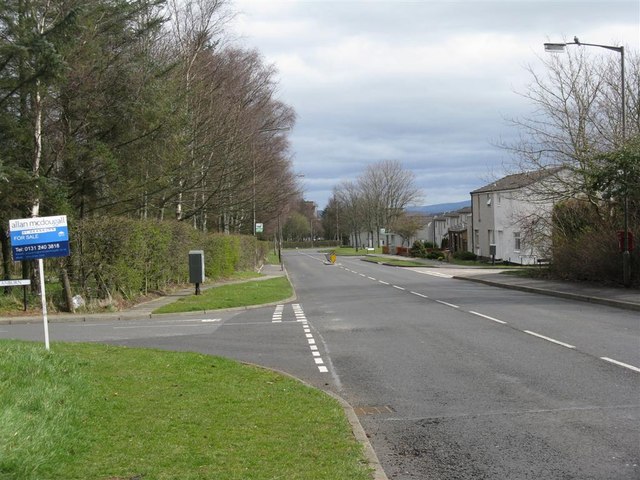 File:Rullion Road at Deanburn - geograph.org.uk - 1225506.jpg