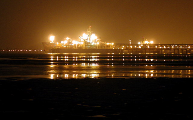 File:Salt End Jetties - geograph.org.uk - 306368.jpg