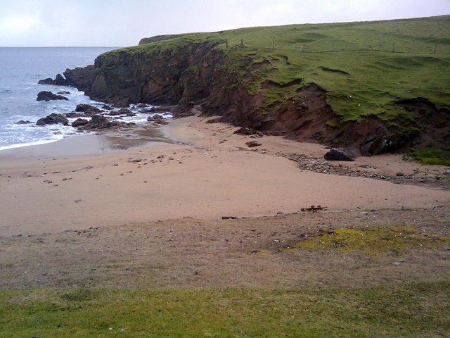 File:Small beach on the north side of Lamba Ness - geograph.org.uk - 1518595.jpg