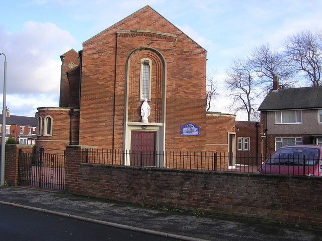 File:St. Mary's Catholic Church , Woodhouse Lane , Bishop Auckland - geograph.org.uk - 317443.jpg