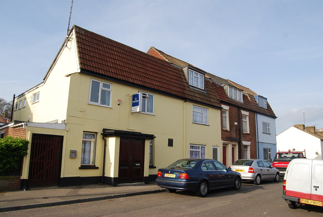 File:Strand Social Club, Christmas St - geograph.org.uk - 1237220.jpg