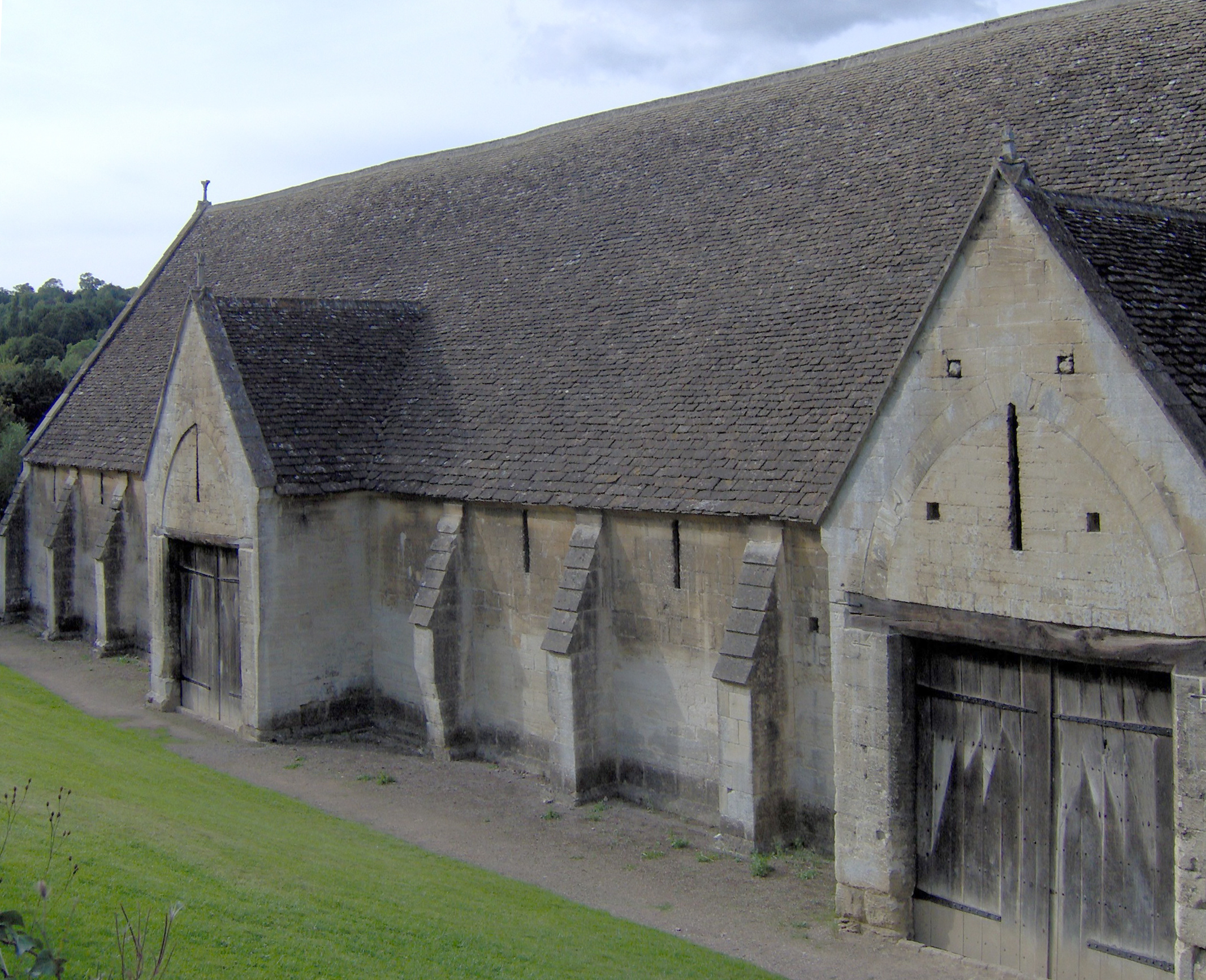 File Tithe Barn At Bradford On Avon Jpg Wikipedia