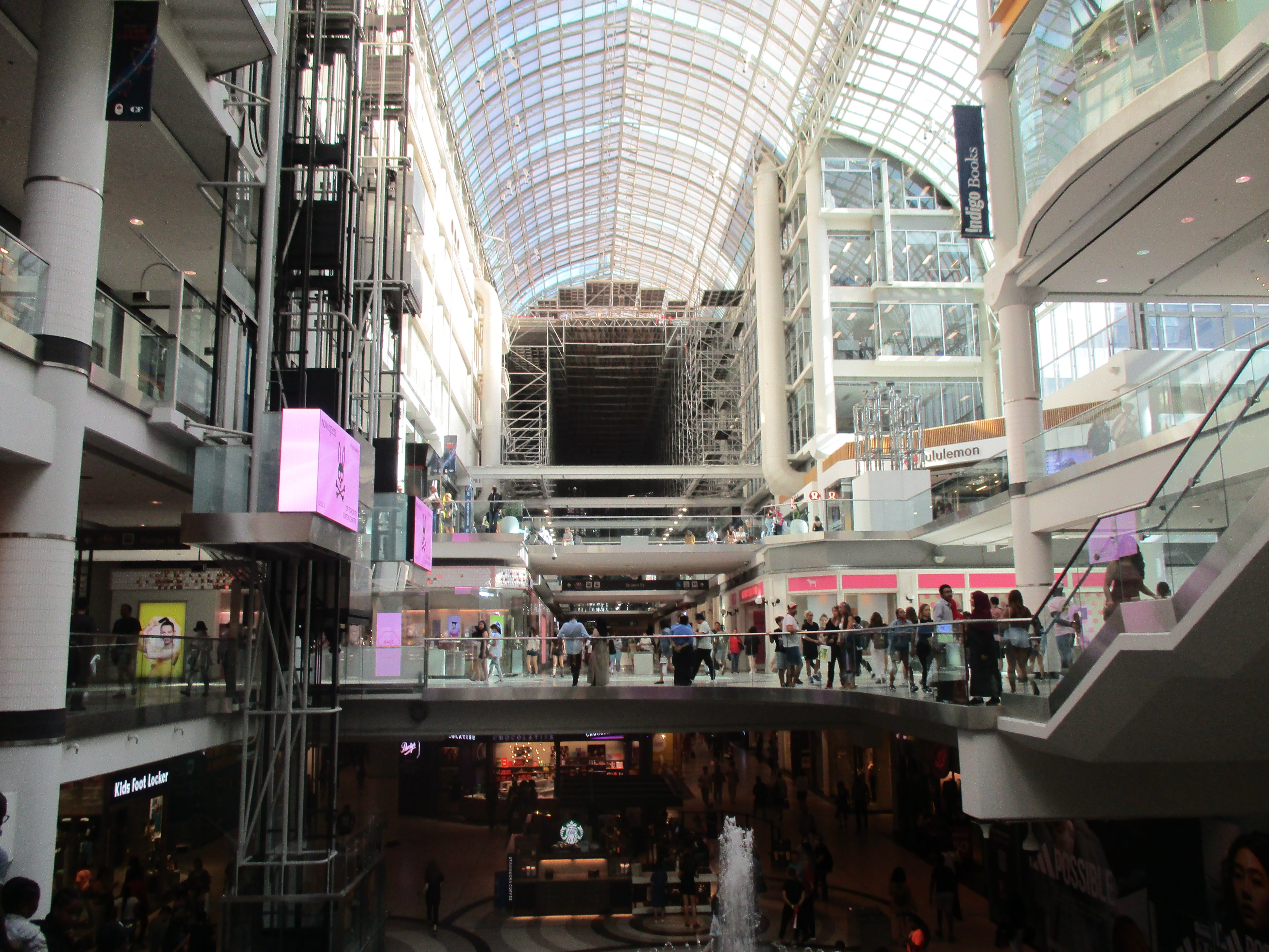 Toronto Eaton Centre - Wikipedia