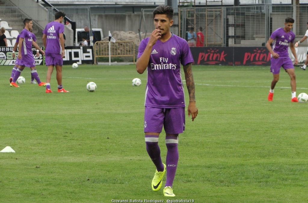 File:Unidentified Real Madrid castilla player 2.jpg - Wikimedia Commons