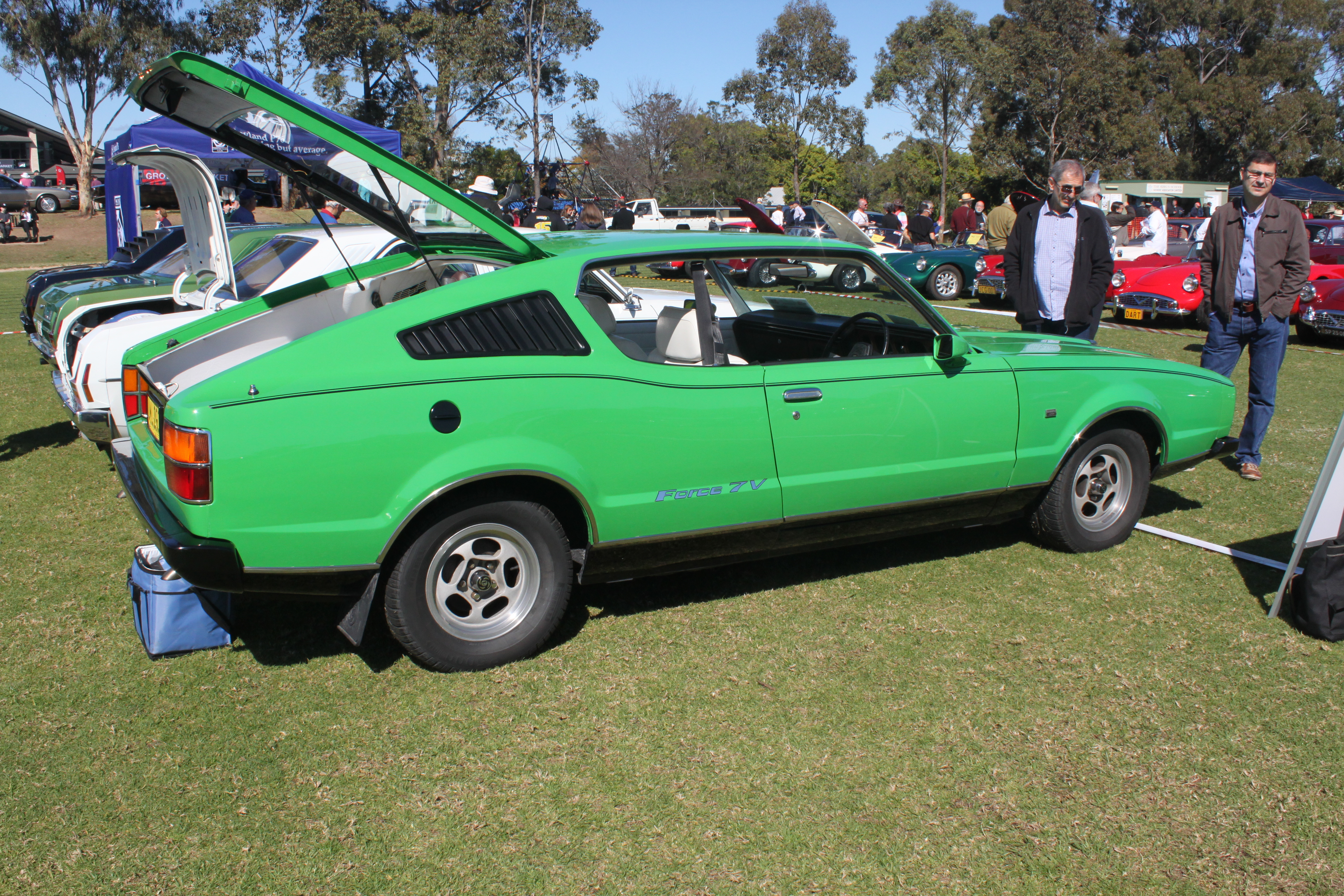 Momo Mirage Coupe 5 7 v8 1971