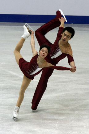 File:2008 World Junior Pair Dong-Wu04.jpg