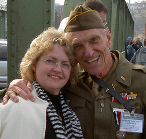 Anna Rosmus, US-Veteran Mickey Dorsey (2006)