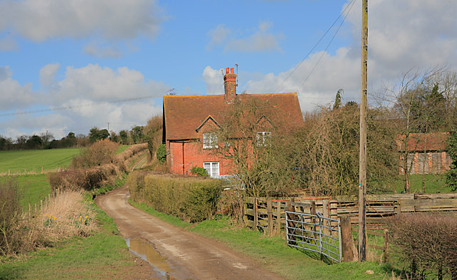 Broad Lane passes Primrose Cottages - geograph.org.uk - 356793