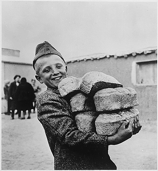 File:Brot 1943.jpg