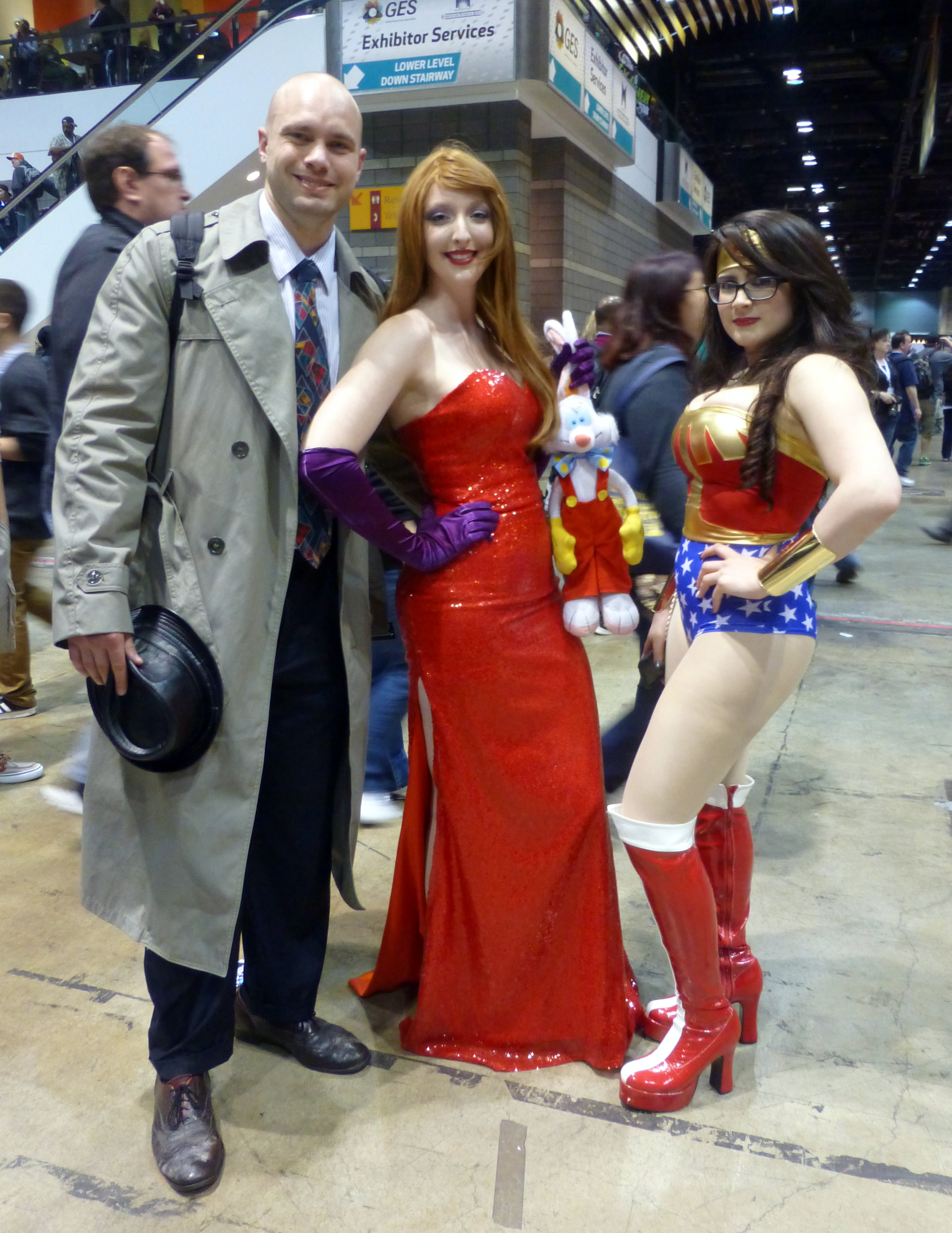 File:C2E2 2015 - Roger, Jessica Rabbit & Wonder Woman (17292089646).jpg -  Wikimedia Commons