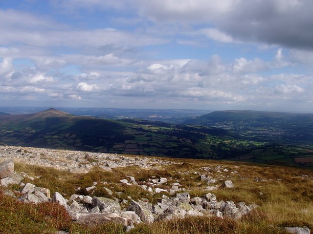 Cerrig Calch - geograph.org.uk - 222150
