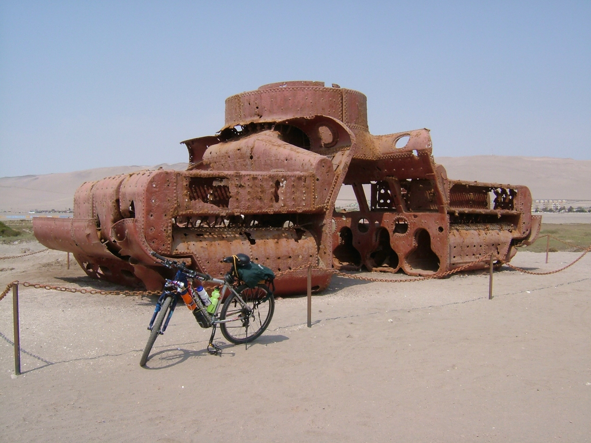 Restos de las calderas del USS Wateree en Arica.