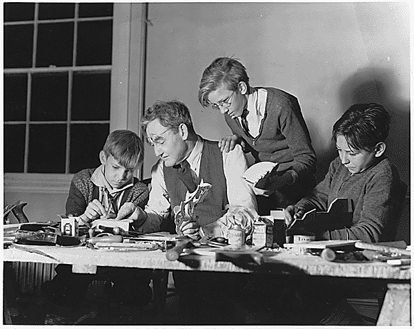 File:Crafts class with Federal Arts Project instruction Works Progress Administration USA 1935.gif