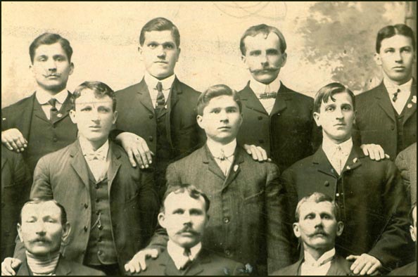 File:Croatian men in club of town Joliet Illinois.jpg