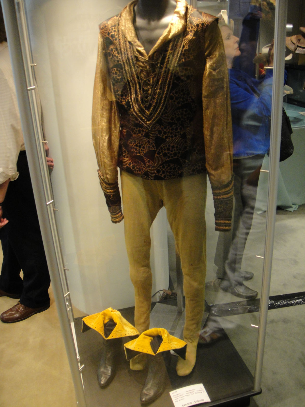 mass widower Tweet File:Debbie Reynolds Auction - Douglas Fairbanks Sr "Petruchio" complete  costume with boots from "The Taming of the Shrew".jpg - Wikimedia Commons