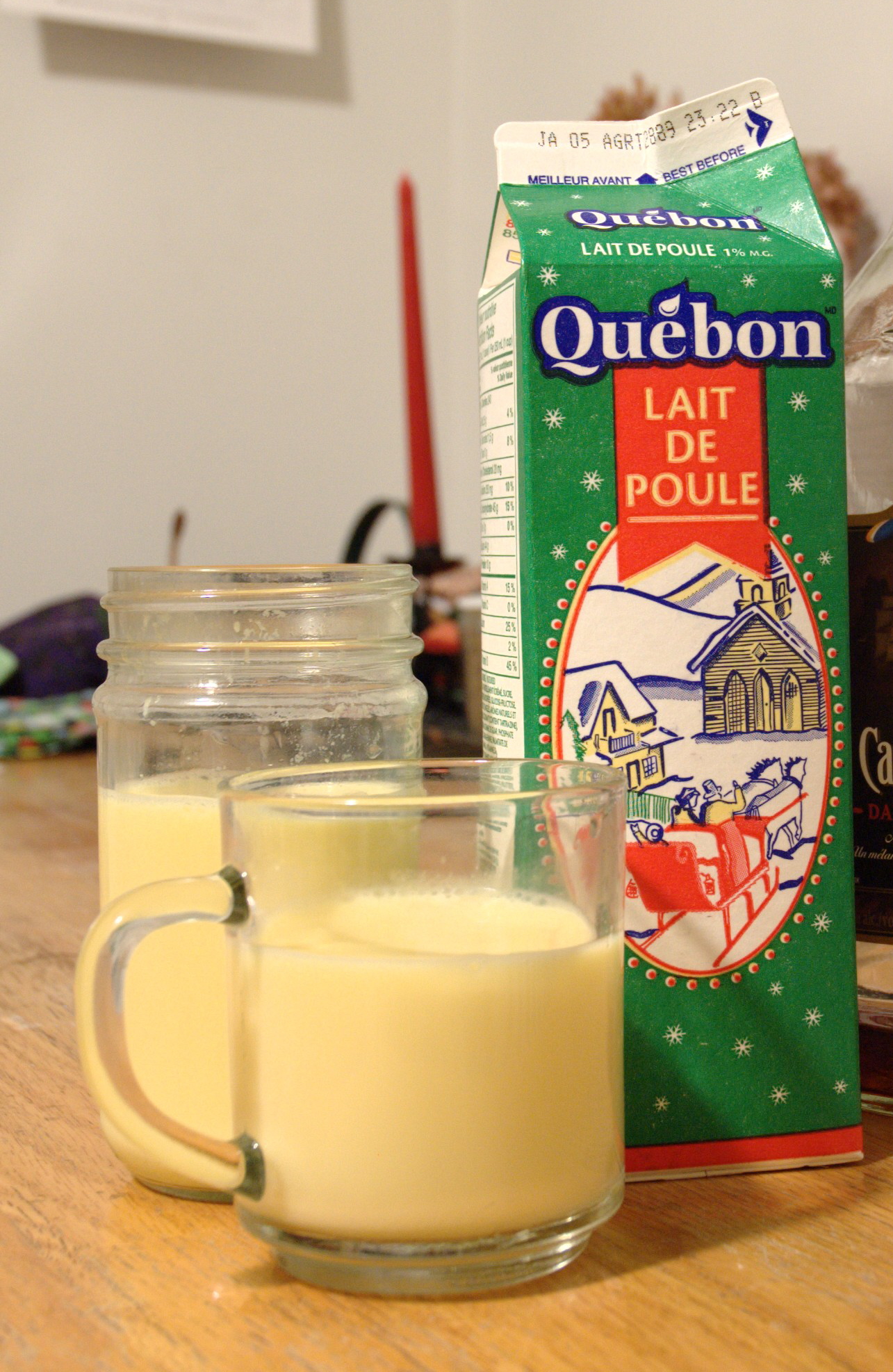 Eggnog, lait de poule, boisson américaine de Noël (avec ou sans alcool)