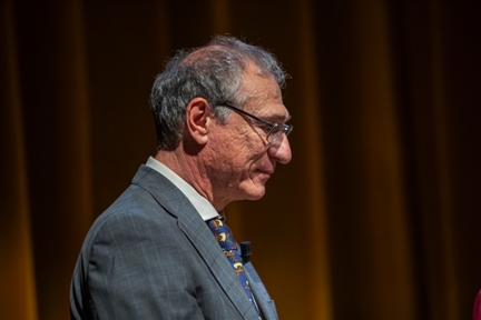 Fernando García Romero mientras impartía una conferencia sobre los Juegos Olímpicos en la Fundación March