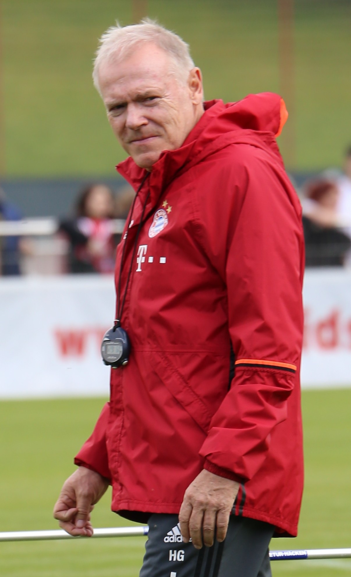 Gerland as assistant coach for [[FC Bayern Munich|Bayern Munich]] in 2017