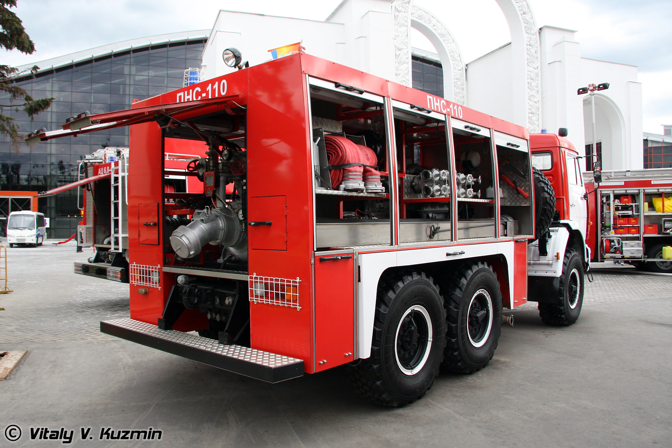 Специальный пожарно технический автомобиль. ПНС-110 КАМАЗ. Пожарная насосная станция ПНС-110. ПНС-110 пожарный автомобиль. Автомобиль ПНС пожарная насосная станция.