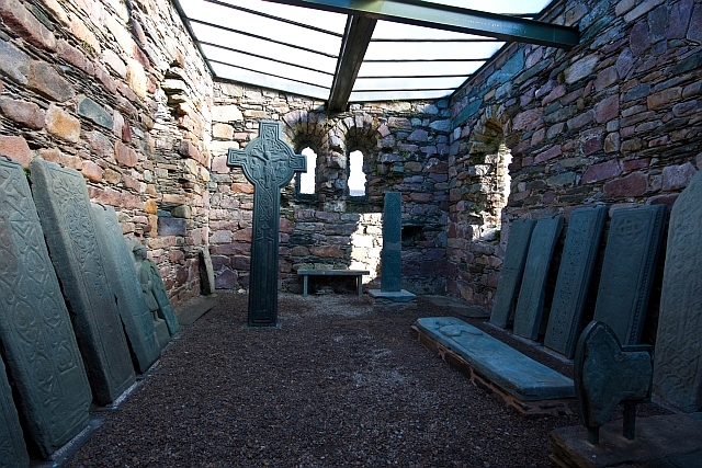 File:Kilmory Knap Chapel - interior - geograph.org.uk - 1541924.jpg