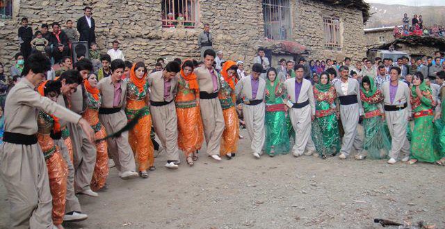 File:Kurdish Traditional Dance & folk clothes.jpg