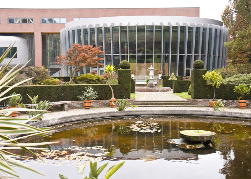 File:La bibliothèque et l'académie de droit international.jpg