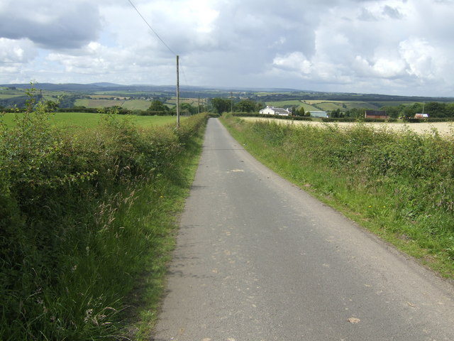 File:Lane above the Clyde valley - geograph.org.uk - 504598.jpg