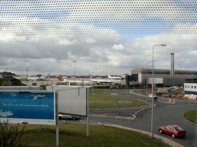 File:Manchester Airport - geograph.org.uk - 807478.jpg